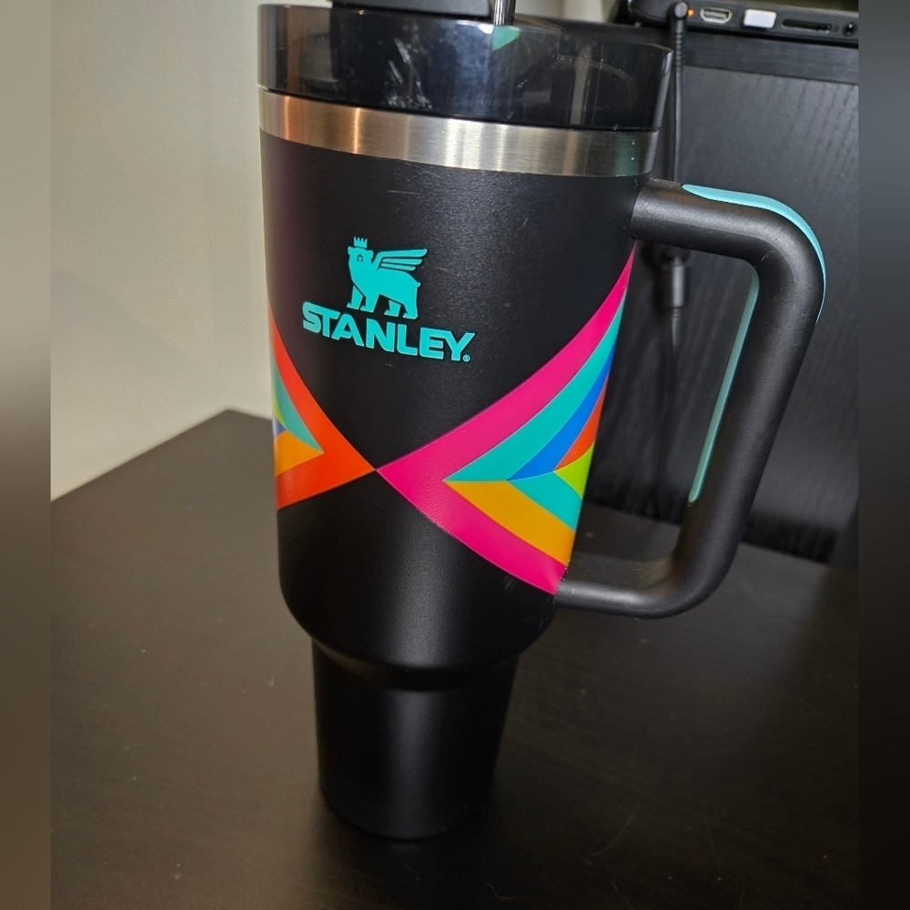 Stanley HYPER GEOMETRIC - 40oz Quencher Tumbler